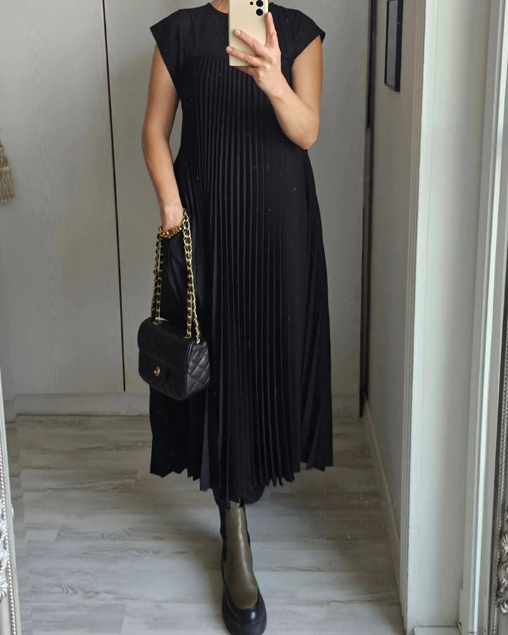 Ciara – Pleated Flatter Dress