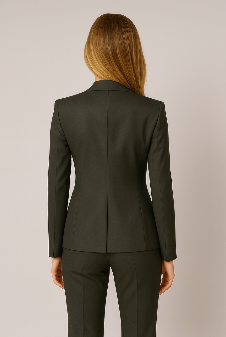 Women’s Black Three-Piece Slim Fit Suit – Tailored Blazer, Vest, and Trousers – Elegant All-Season Outfit